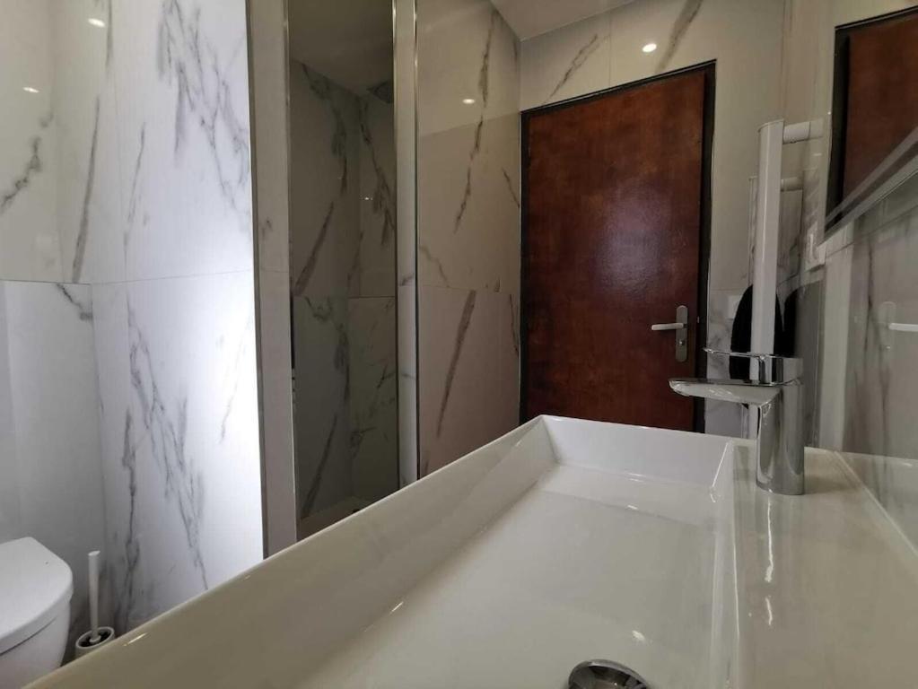 Bas De Villa Au Calme Villeneuve-Loubet Zewnętrze zdjęcie