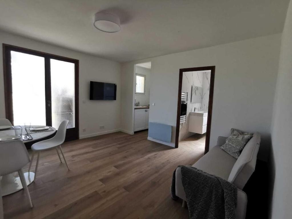 Bas De Villa Au Calme Villeneuve-Loubet Zewnętrze zdjęcie